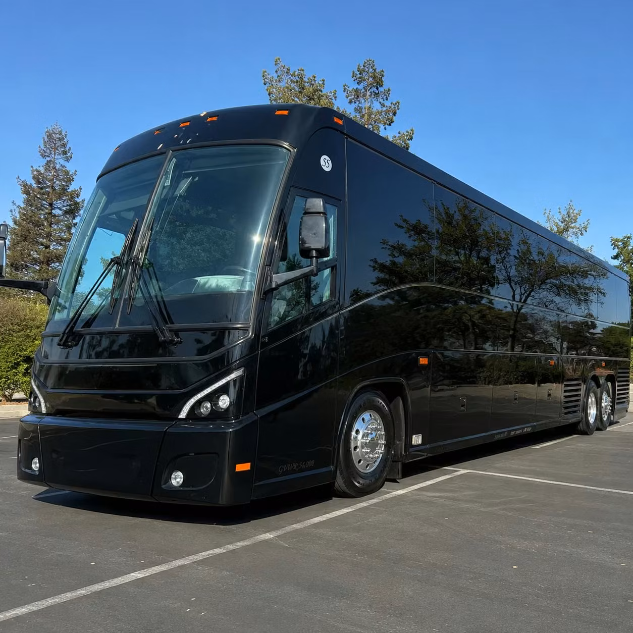 baton rouge charter bus rental exterior