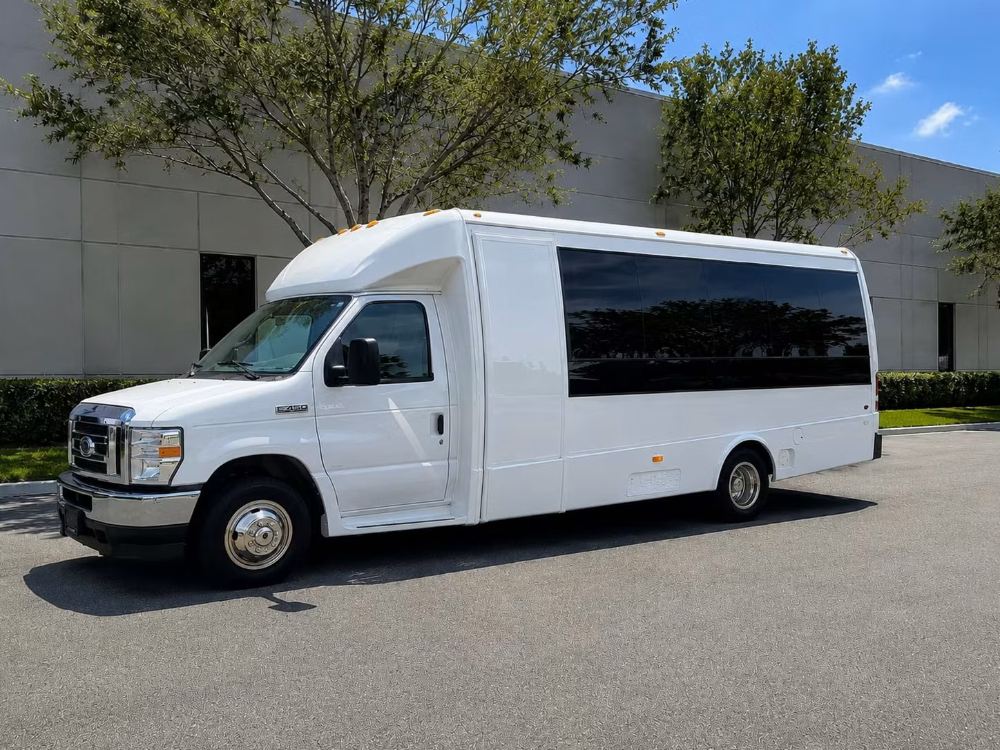 minibus rentals for baton rouge field trips to the bluebonnet swamp nature center